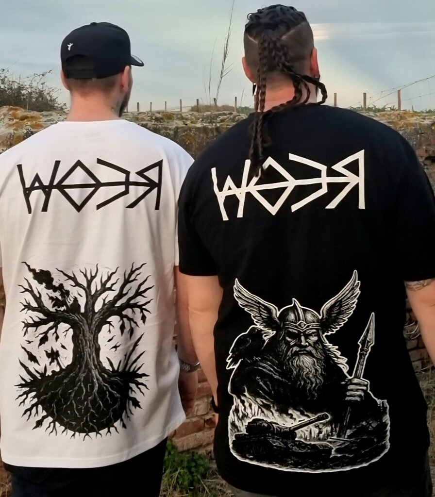 T-shirts REOW Yggdrasil et Odin portés de dos